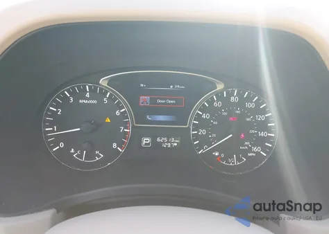 2015 Nissan Pathfinder Platinum z USA, uszkodzony, nr VIN 5N1AR2MN0FC669271